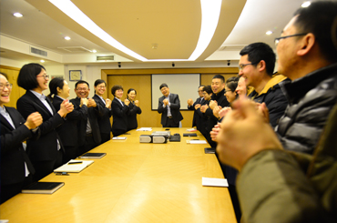 GY43HH820UHJ2DZ4GZ0N28